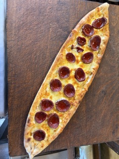 Sucuklu Kaşar Pide